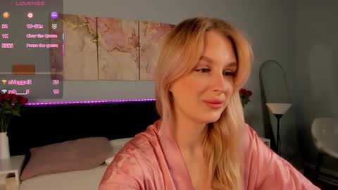 Kira online show from 02/01/26, 01:15