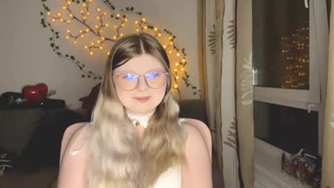 KiraYume online show from 06/21/26, 08:55