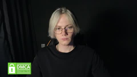 Snapshot of kirill_20_cm chatting on 05/25/26, 01:28 Kirill and Andrey online show from 05/25/26, 01:28