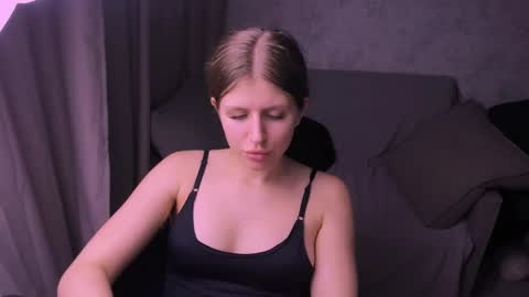 Kira online show from 02/02/25, 10:28