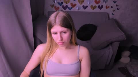 Kira online show from 02/19/25, 11:36