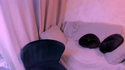 Kira online show from 03/02/25, 07:12