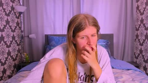 Kira online show from 09/10/25, 12:27