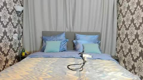 Kira online show from 09/26/25, 03:49