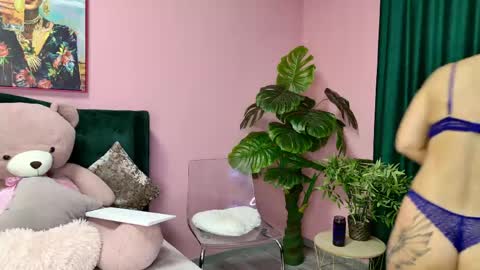 Kirra online show from 04/17/26, 05:10