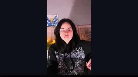 Snapshot of kirunya chatting on 10/23/25, 07:34 Kira online show from 10/23/25, 07:34