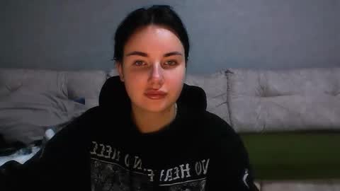 Snapshot of kirunya chatting on 10/31/25, 07:26 Kira online show from 10/31/25, 07:26