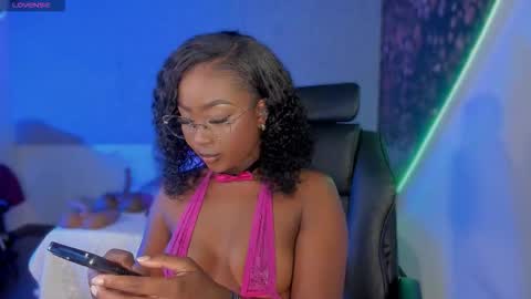 kishalove_ online show from 09/11/25, 10:04