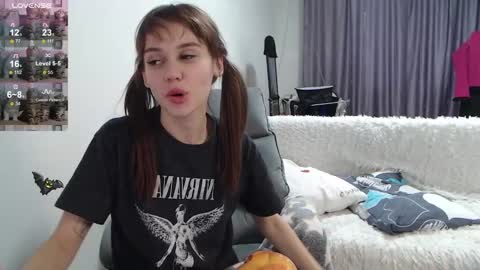 Snapshot of kisi_missi chatting on 12/13/24, 05:38 Kisi online show from 12/13/24, 05:38