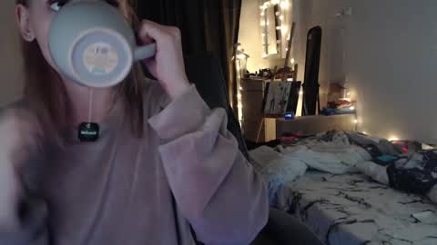 Snapshot of kisi_missi chatting on 02/05/25, 12:10 Kisi online show from 02/05/25, 12:10