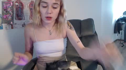 Snapshot of kisi_missi chatting on 02/09/25, 07:38 Kisi online show from 02/09/25, 07:38