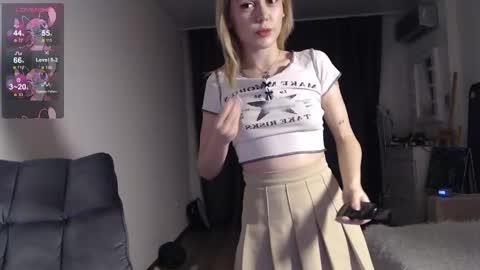 Snapshot of kisi_missi chatting on 02/10/25, 10:51 Kisi online show from 02/10/25, 10:51