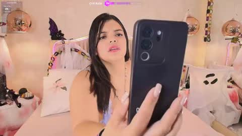 Snapshot of kismett_aziz chatting on 10/31/25, 05:19 Kismet online show from 10/31/25, 05:19