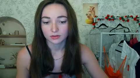 Valeria online show from 11/21/25, 08:13