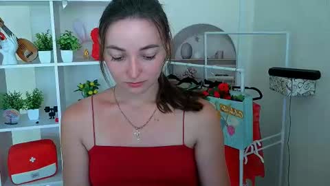 Snapshot of kiss_shy chatting on 06/29/26, 03:23 Valeria online show from 06/29/26, 03:23