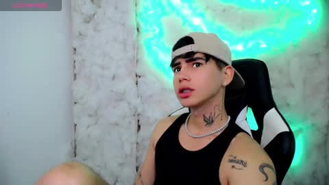 Snapshot of kiss_whitee chatting on 11/30/25, 10:58 kiss_whitee online show from 11/30/25, 10:58