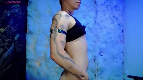 Snapshot of kiss_whitee chatting on 02/04/26, 05:35 kiss_whitee online show from 02/04/26, 05:35