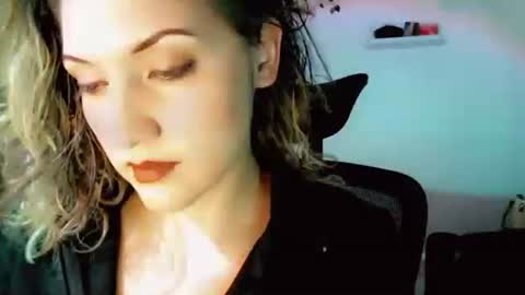 Kissah Kreampuff online show from 11/11/25, 03:06