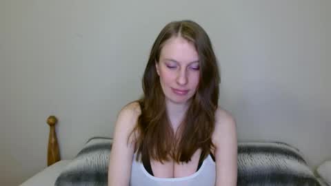 Snapshot of kissallie chatting on 02/27/25, 10:42 Allie online show from 02/27/25, 10:42