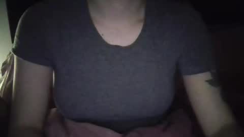 Snapshot of kissandtell1357 chatting on 11/19/25, 04:01 kissandtell1357 online show from 11/19/25, 04:01