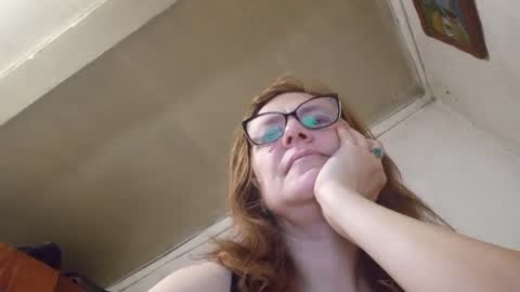 Snapshot of kissandvibe chatting on 11/25/25, 10:10 kissandvibe online show from 11/25/25, 10:10