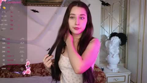 Snapshot of kisses_eva chatting on 11/12/25, 04:57 Hot Eva online show from 11/12/25, 04:57