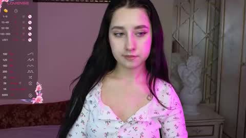 Snapshot of kisses_eva chatting on 11/26/25, 04:46 Hot Eva online show from 11/26/25, 04:46