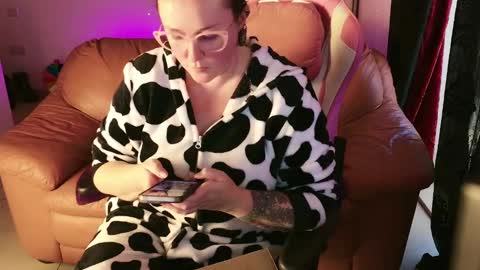 Snapshot of kissica chatting on 01/17/25, 03:43 kissica online show from 01/17/25, 03:43