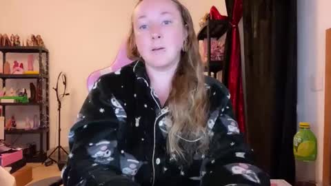 kissica online show from 12/14/25, 04:45