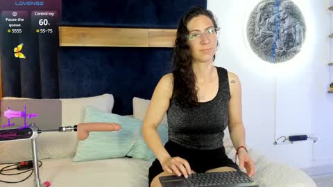 Kissing Company online show from 02/09/25, 03:11