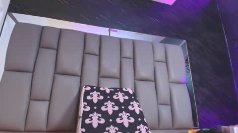 BELLA FLAME online show from 11/12/25, 07:03