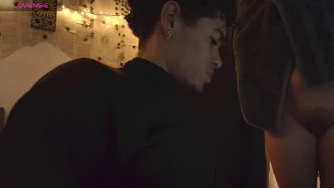 Snapshot of kisstarxxx chatting on 10/21/25, 05:08 Helena and Brad online show from 10/21/25, 05:08