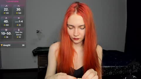 Snapshot of kitsunemoon chatting on 12/13/24, 06:49 Kitsune online show from 12/13/24, 06:49