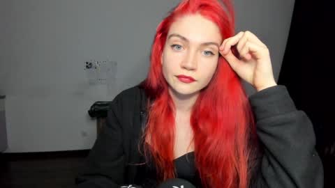 Snapshot of kitsunemoon chatting on 01/06/25, 10:37 Kitsune online show from 01/06/25, 10:37