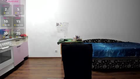 Snapshot of kitsunemoon chatting on 01/07/25, 07:06 Kitsune online show from 01/07/25, 07:06