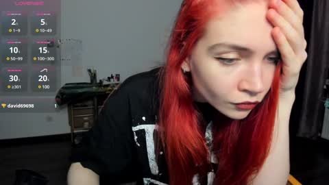 Snapshot of kitsunemoon chatting on 01/10/25, 07:32 Kitsune online show from 01/10/25, 07:32