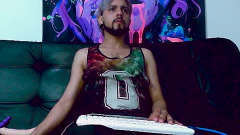 Snapshot of kitsuneshadow22 chatting on 09/10/25, 03:28 Alejandro online show from 09/10/25, 03:28