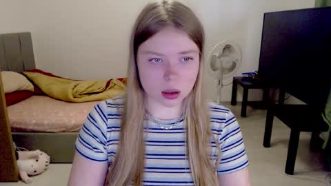 Snapshot of kitten_jenny01 chatting on 10/14/25, 12:50 Jennyblonde and Emmabrunette online show from 10/14/25, 12:50