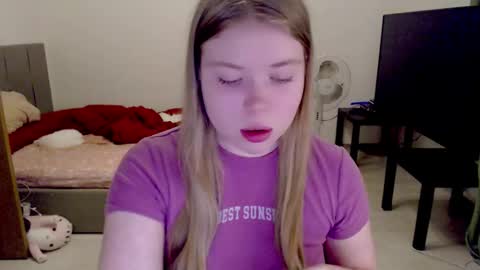 Snapshot of kitten_jenny01 chatting on 10/27/25, 02:32 Jennyblonde and Emmabrunette online show from 10/27/25, 02:32