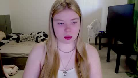Jennyblonde and Emmabrunette online show from 03/01/26, 11:23