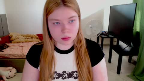 Jennyblonde and Emmabrunette online show from 03/29/26, 11:43