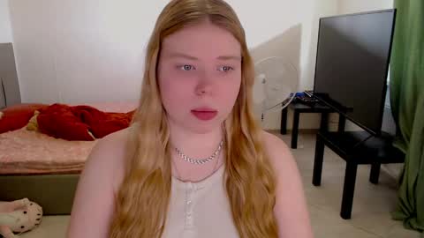 Jennyblonde and Emmabrunette online show from 05/13/26, 12:46