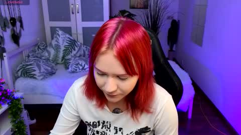 Snapshot of kitten_murray chatting on 10/05/25, 05:28 barbara online show from 10/05/25, 05:28