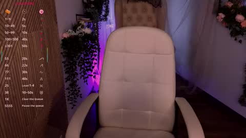 Snapshot of kitten_murray chatting on 11/07/25, 02:06 barbara online show from 11/07/25, 02:06