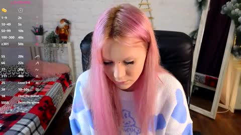 Snapshot of kitten_murray chatting on 12/05/25, 01:42 barbara online show from 12/05/25, 01:42