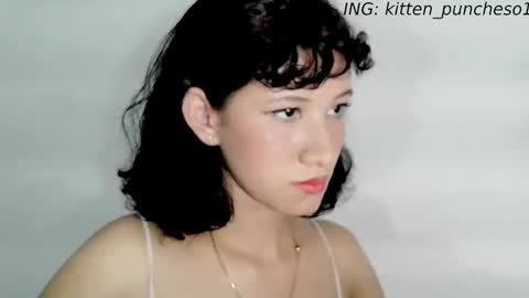 kitten_punches01 online show from 09/09/25, 08:30