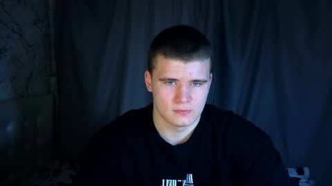 Snapshot of kittenmur chatting on 01/16/25, 03:13 Vlad online show from 01/16/25, 03:13