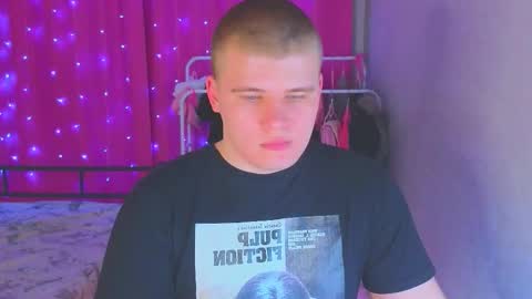 Snapshot of kittenmur chatting on 02/22/26, 09:13 Vlad online show from 02/22/26, 09:13