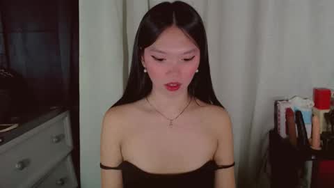 Snapshot of kitteylovesyou chatting on 06/03/26, 10:48 KITTY online show from 06/03/26, 10:48