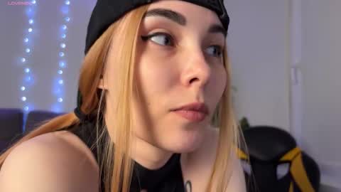 Veronica online show from 03/14/26, 05:51